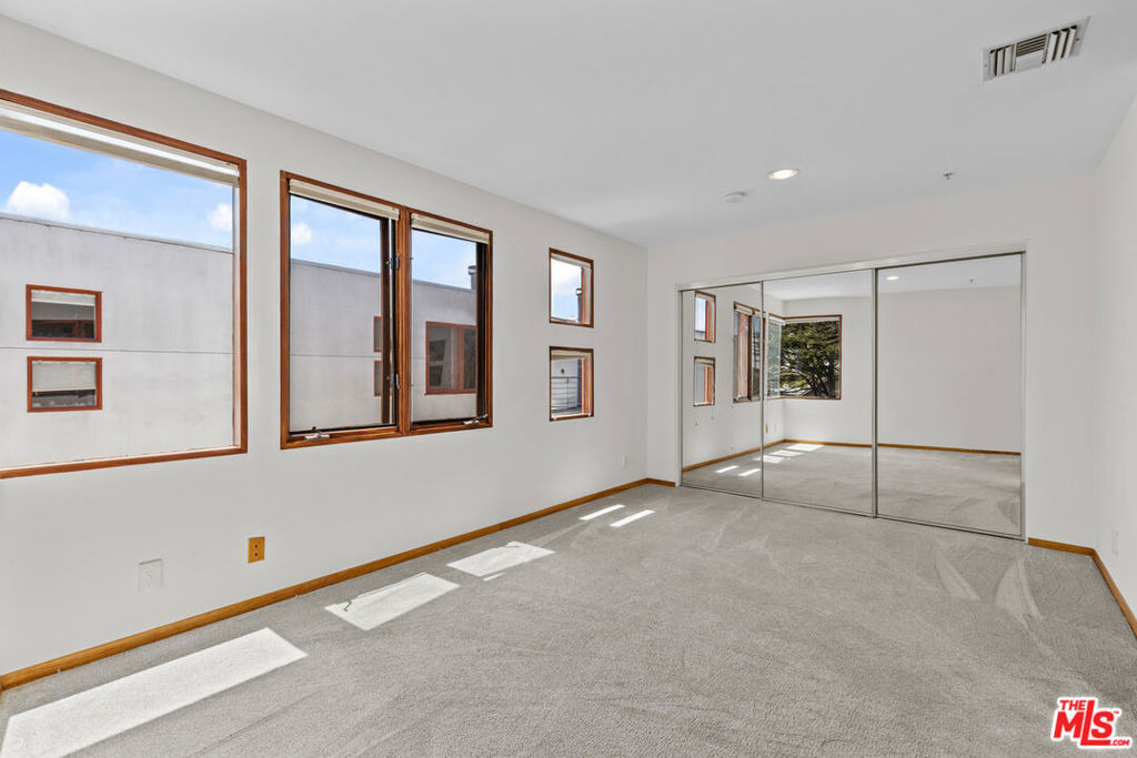 343 Rennie Avenue - Photo 6