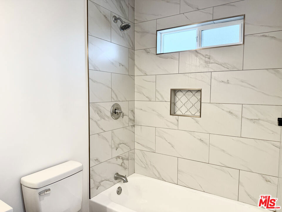 384 Hargrave Street - Photo 24