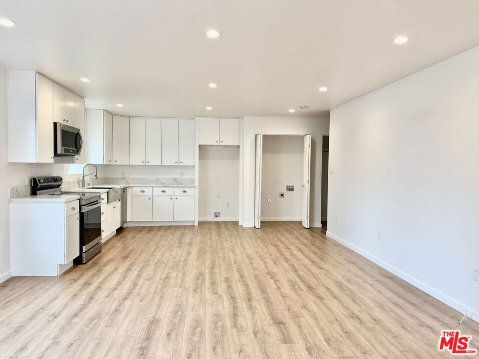 384 Hargrave Street - Photo 8