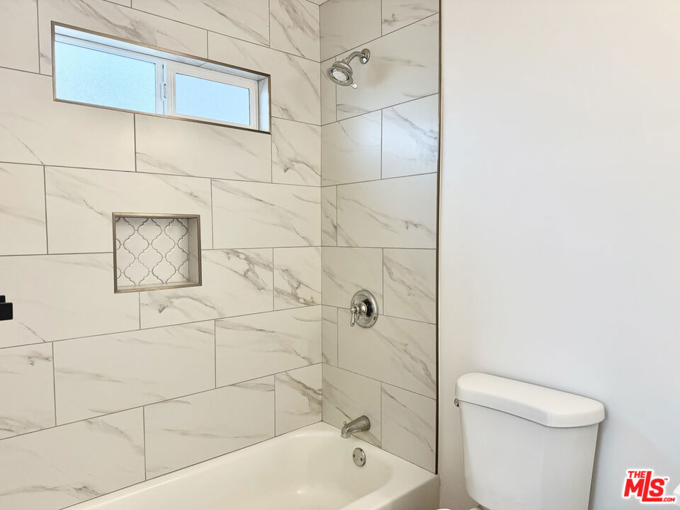 384 Hargrave Street - Photo 19