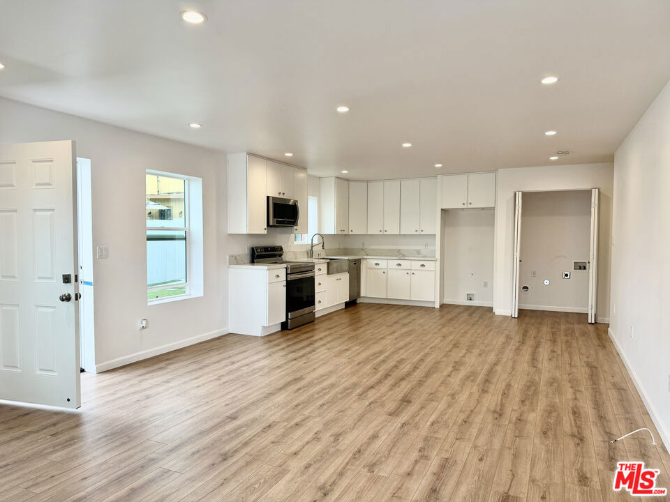 384 Hargrave Street - Photo 6