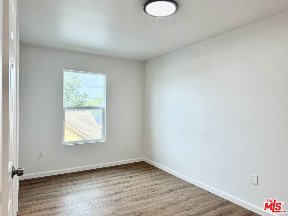 384 Hargrave Street - Photo 21