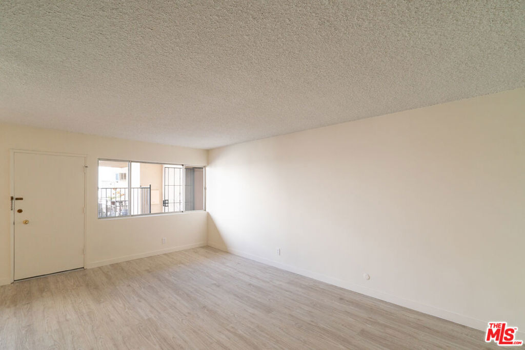 7548 W Hampton Avenue - Photo 11