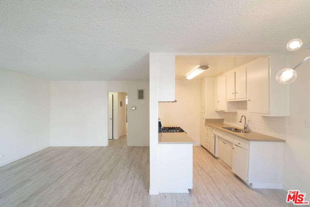7548 W Hampton Avenue - Photo 1