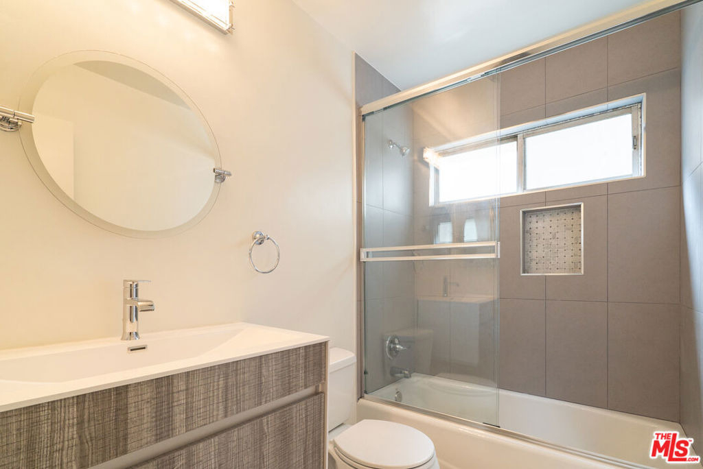 7548 W Hampton Avenue - Photo 22
