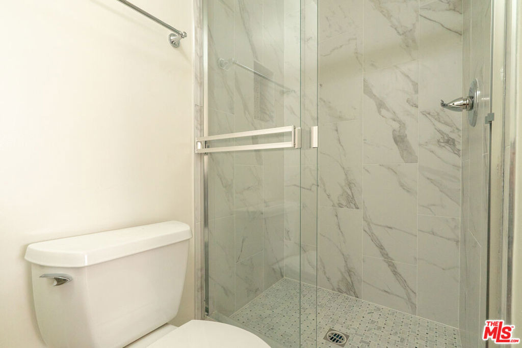 7548 W Hampton Avenue - Photo 19