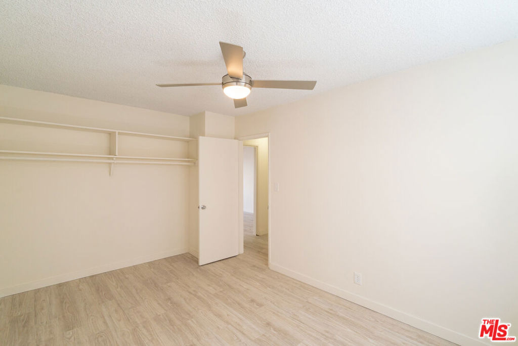 7548 W Hampton Avenue - Photo 26