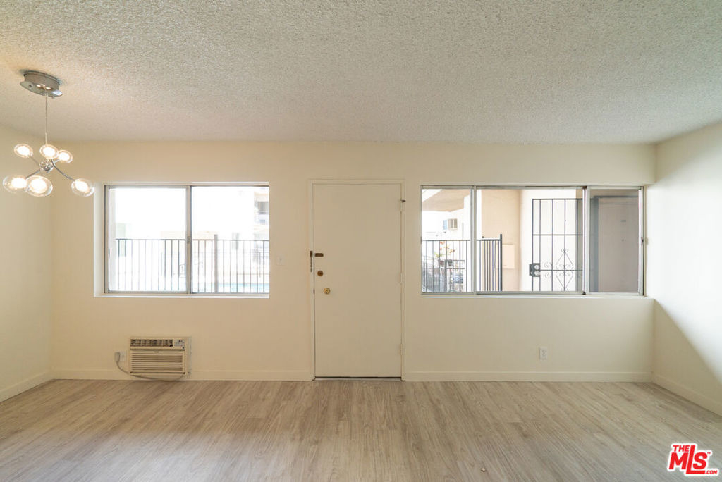 7548 W Hampton Avenue - Photo 10