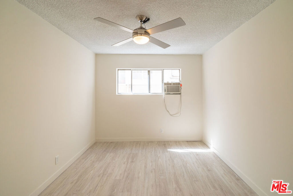 7548 W Hampton Avenue - Photo 28