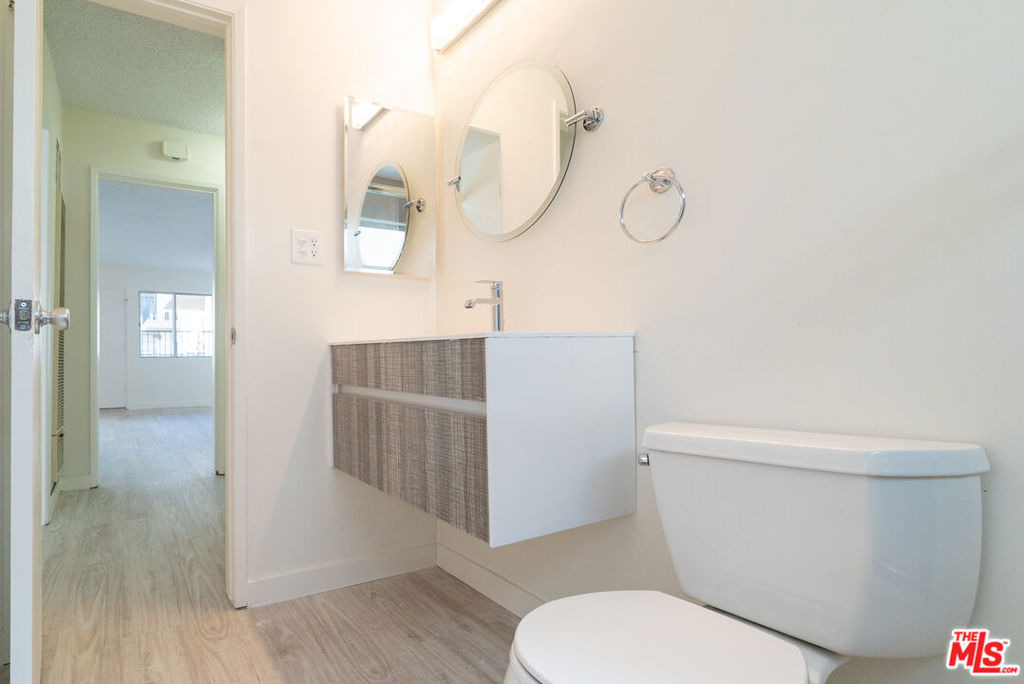 7548 W Hampton Avenue - Photo 49