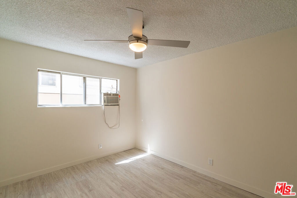 7548 W Hampton Avenue - Photo 24