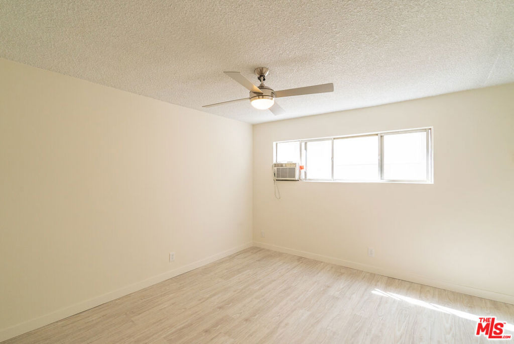 7548 W Hampton Avenue - Photo 39