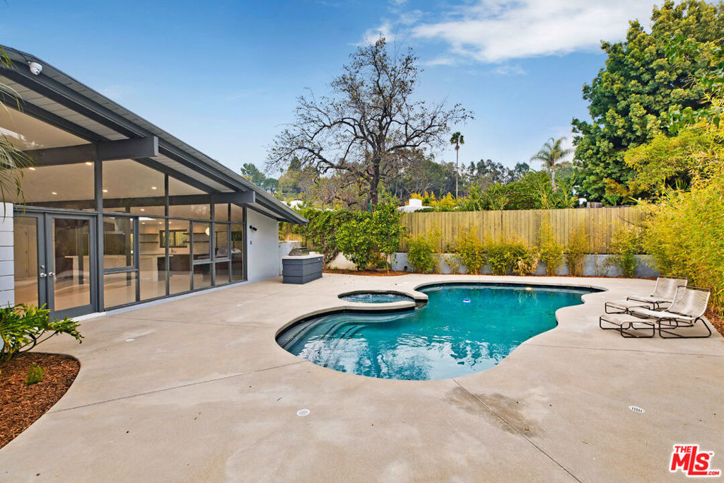 7560 Lolina Lane - Photo 9