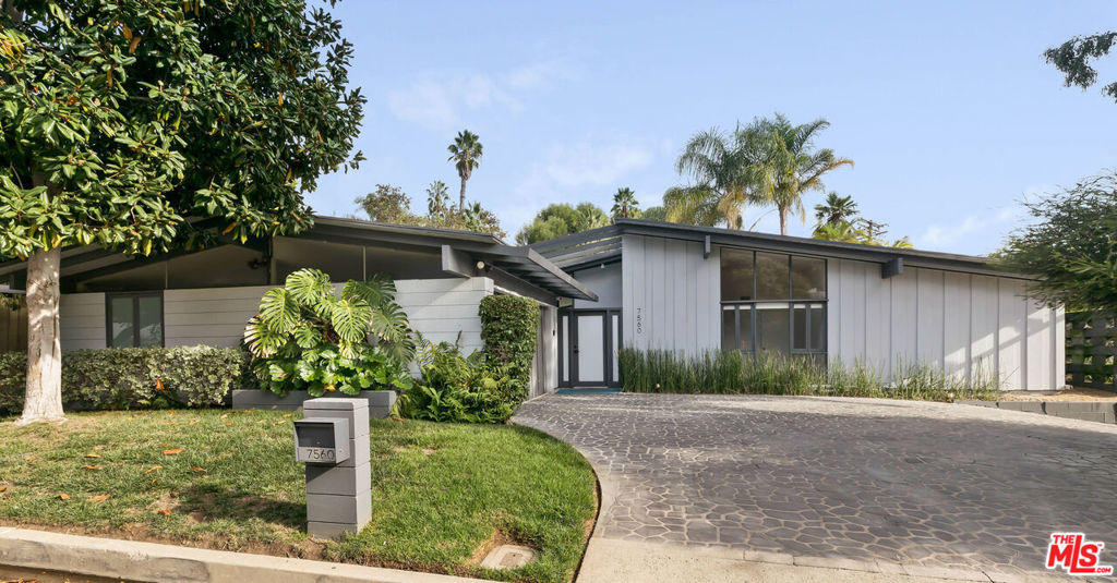 7560 Lolina Lane - Photo 2