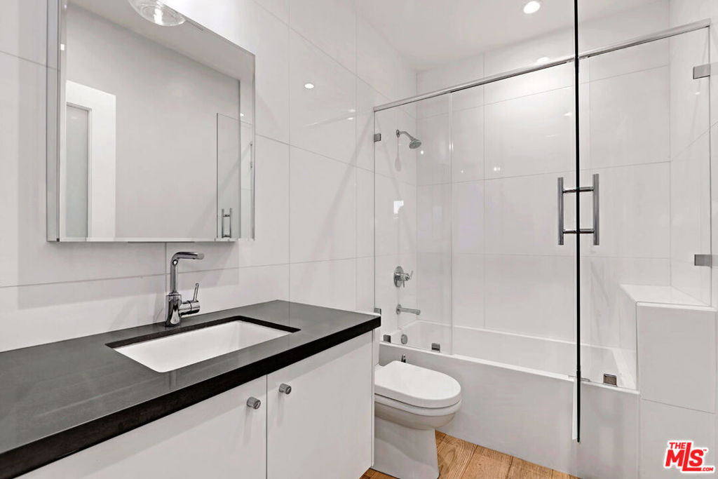 8925 Dorrington Avenue - Photo 10