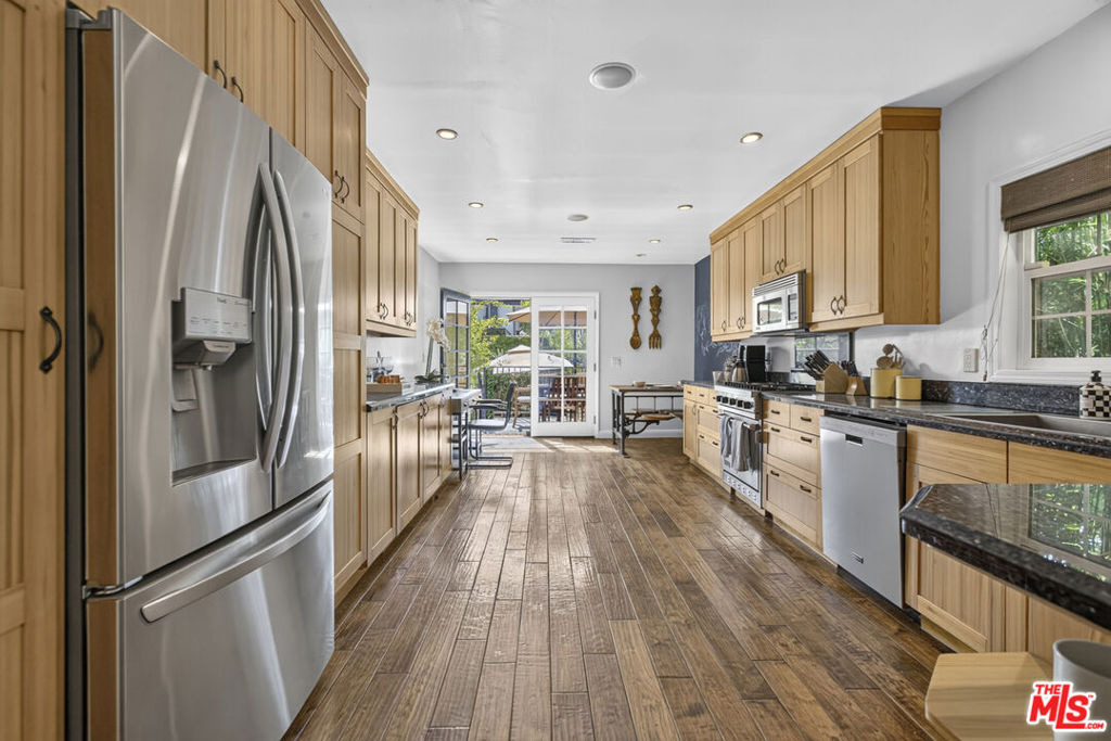 9002 Norma Place - Photo 12