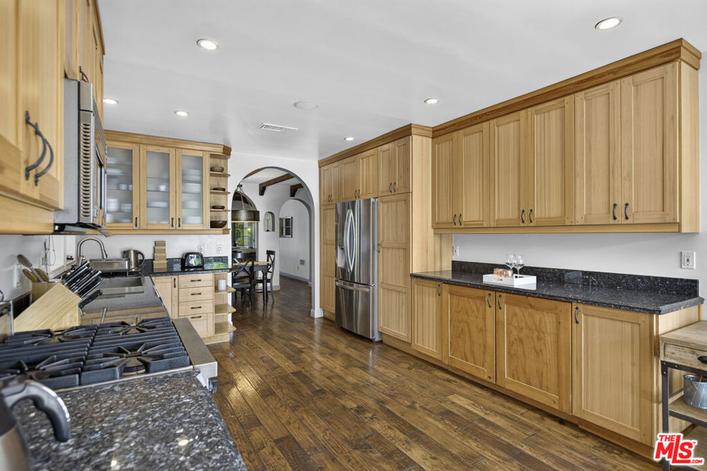 9002 Norma Place - Photo 15