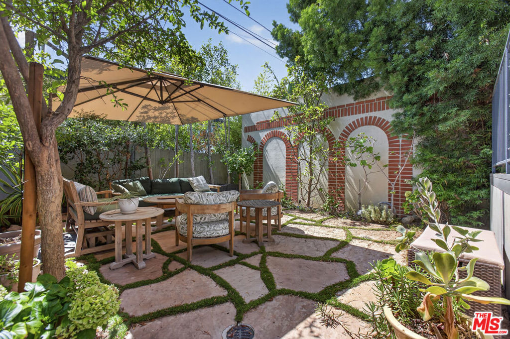 9002 Norma Place - Photo 19