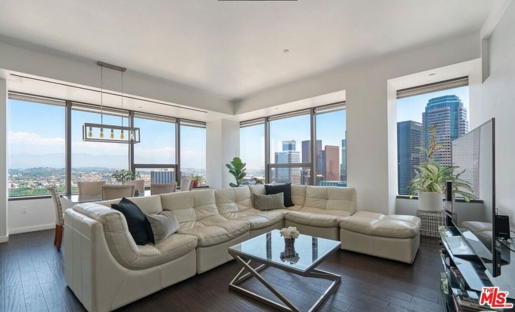 1100 Wilshire Boulevard - Photo 0