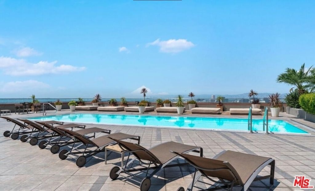 1100 Wilshire Boulevard - Photo 4