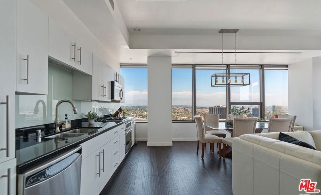 1100 Wilshire Boulevard - Photo 1
