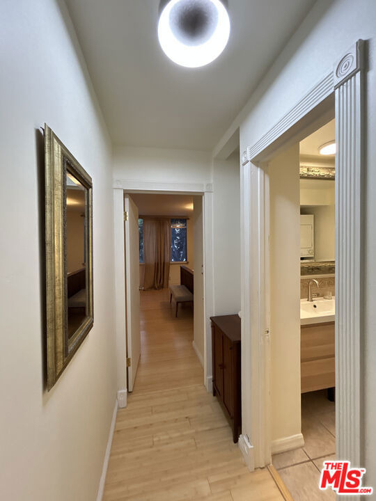 117 S Doheny Drive - Photo 8