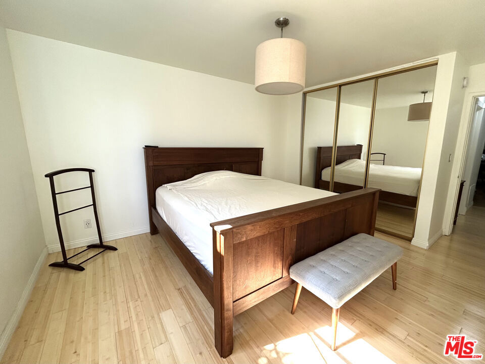 117 S Doheny Drive - Photo 12