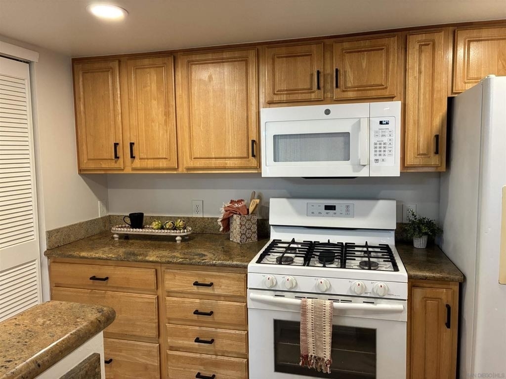 150 N River Circle - Photo 3