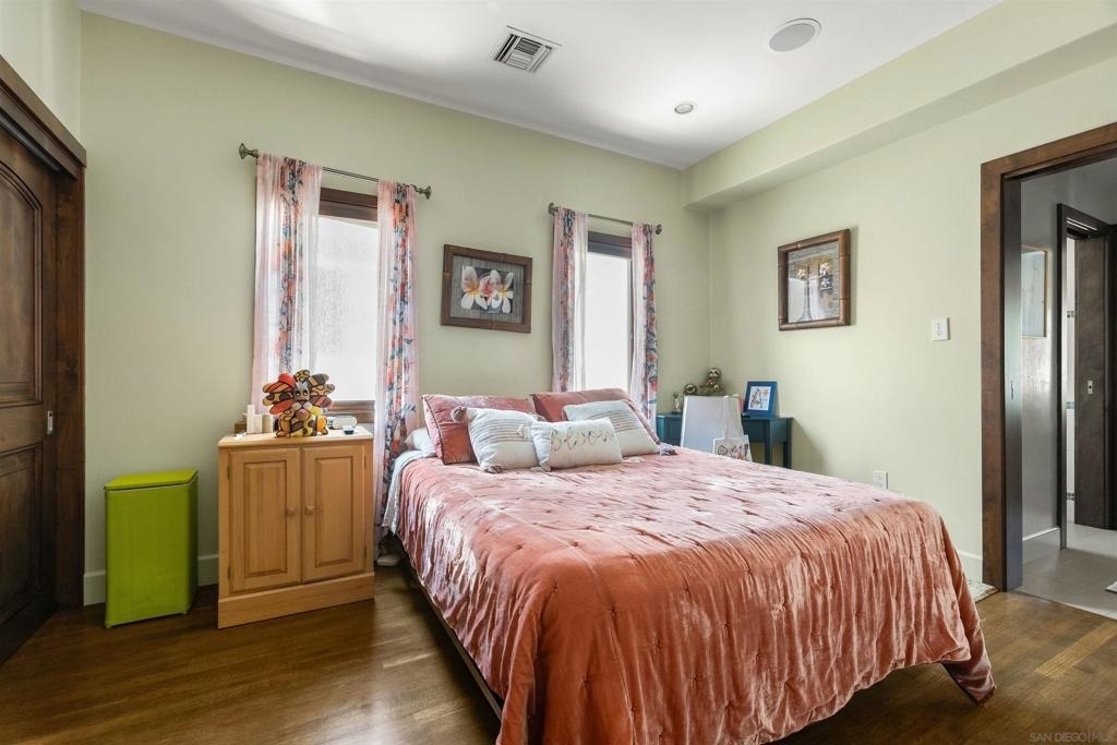 1834 Clove St - Photo 24