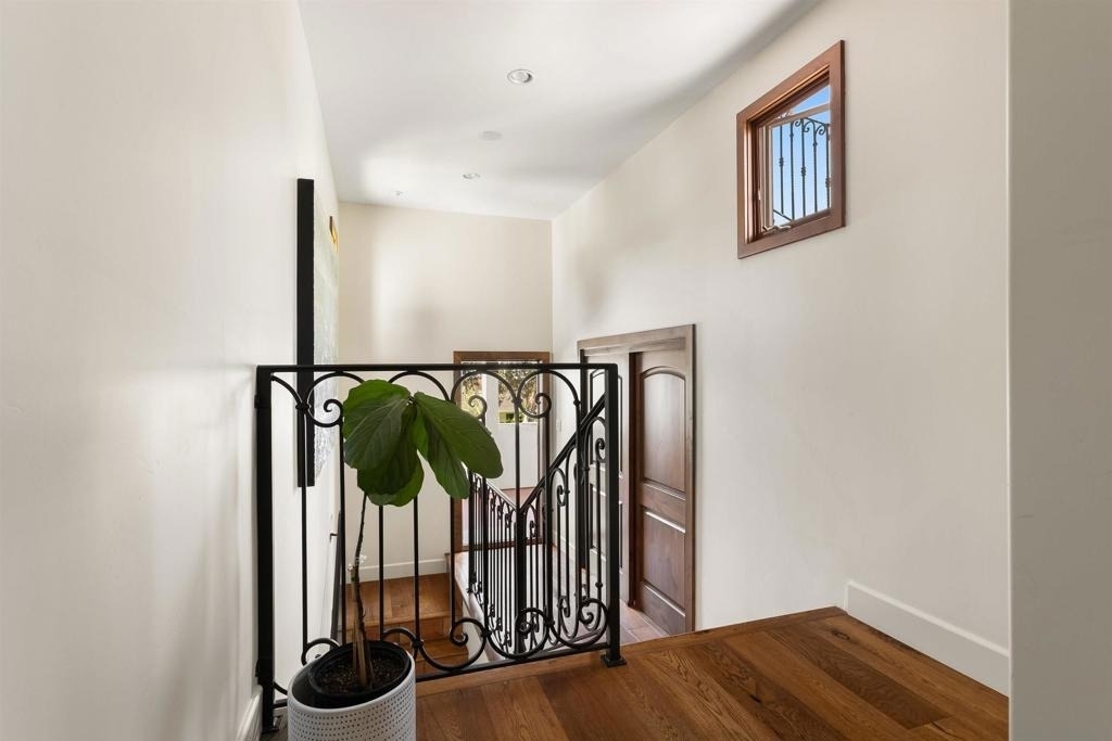 1834 Clove St - Photo 30