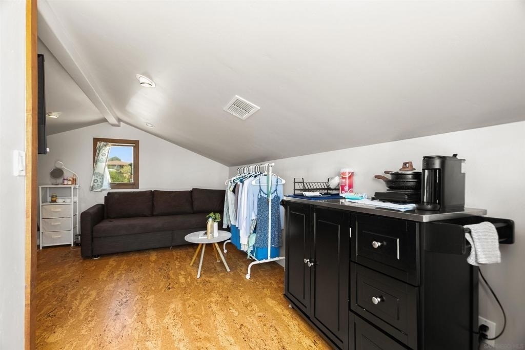 1834 Clove St - Photo 33