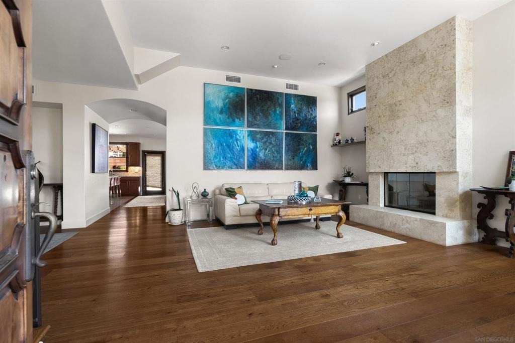 1834 Clove St - Photo 3