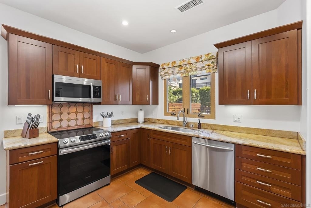 5622 Taft - Photo 11