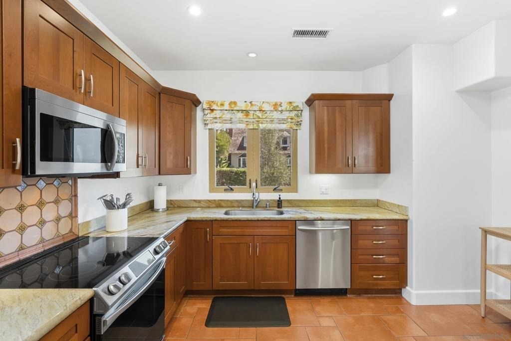 5622 Taft - Photo 9