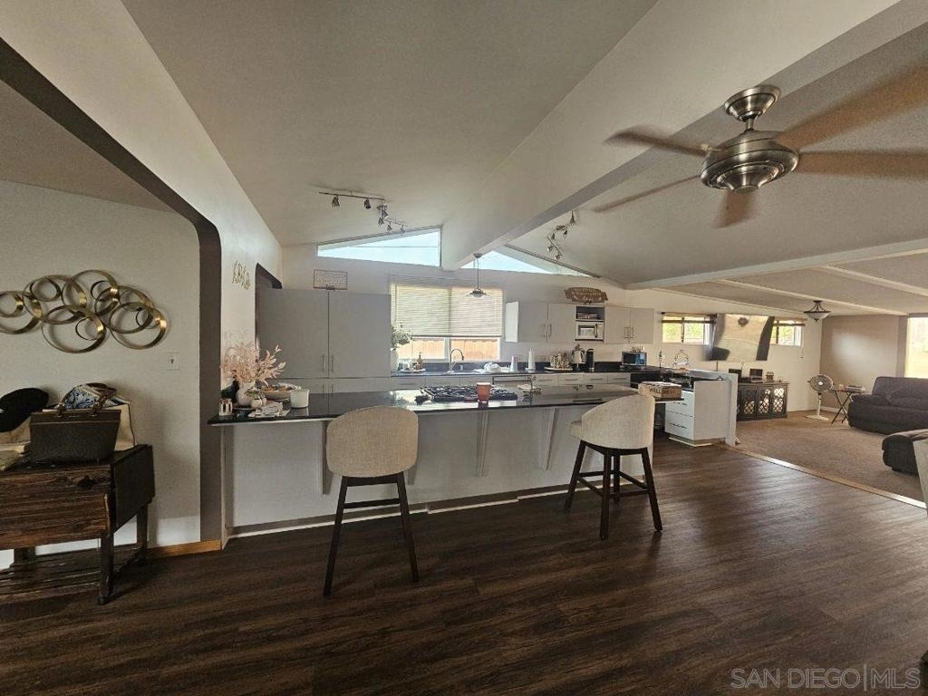 5030 Chaucer Ave - Photo 2