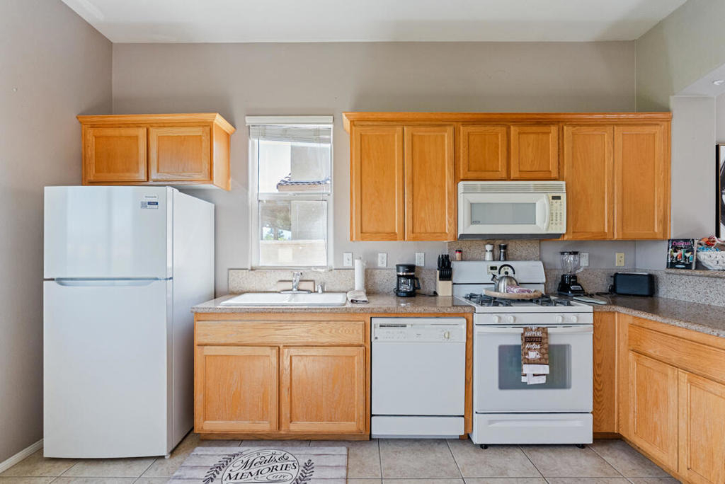 49418 Wayne Street - Photo 3