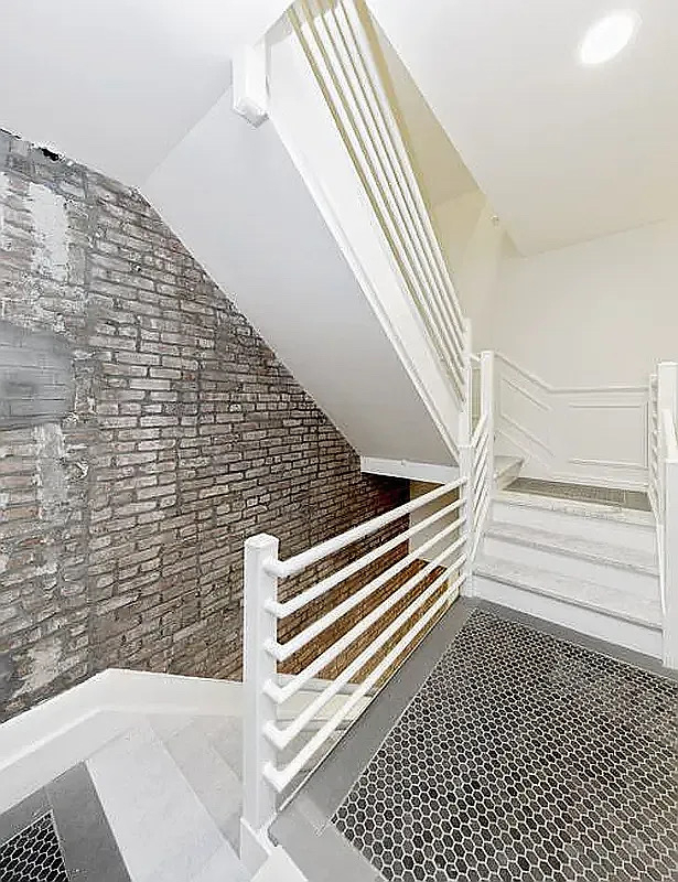 222 East 12th Street - Photo 10