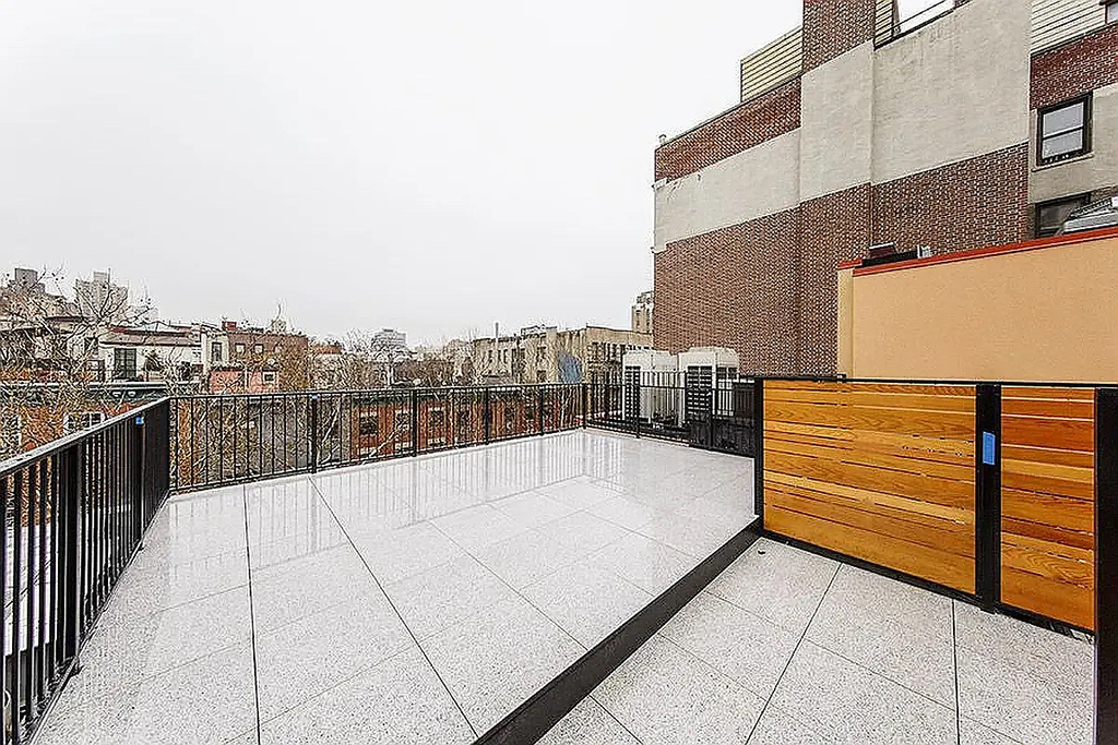 222 East 12th Street - Photo 7
