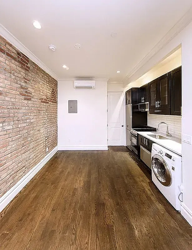 222 East 12th Street - Photo 3