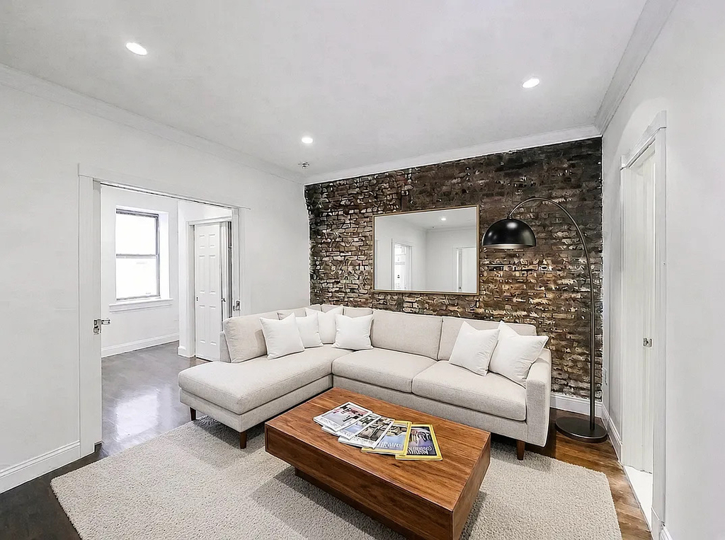 338 East 55th Street - Photo 0