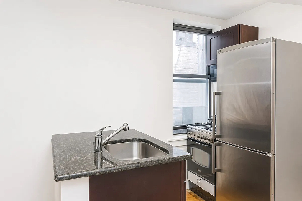 344 East 55th Street - Photo 1
