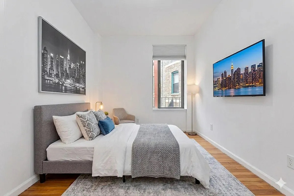 690 Greenwich Street - Photo 3