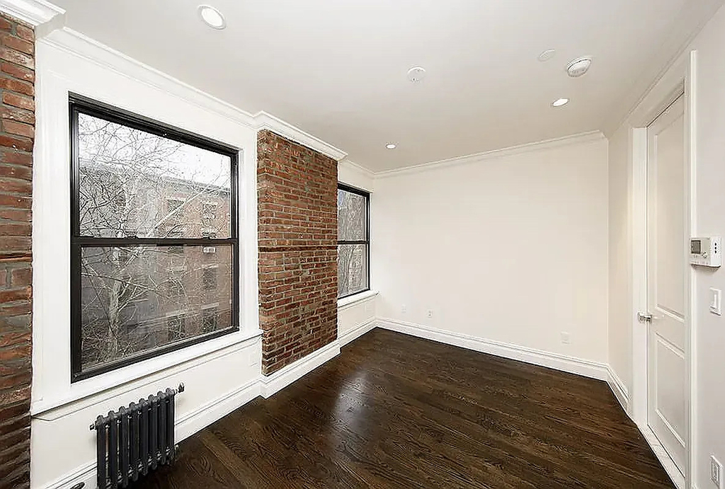 222 East 12th Street - Photo 1