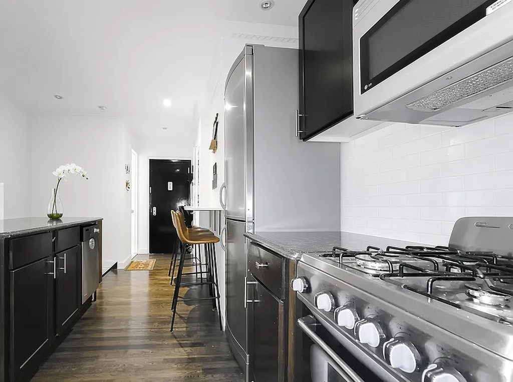 244 East 78th Street - Photo 2