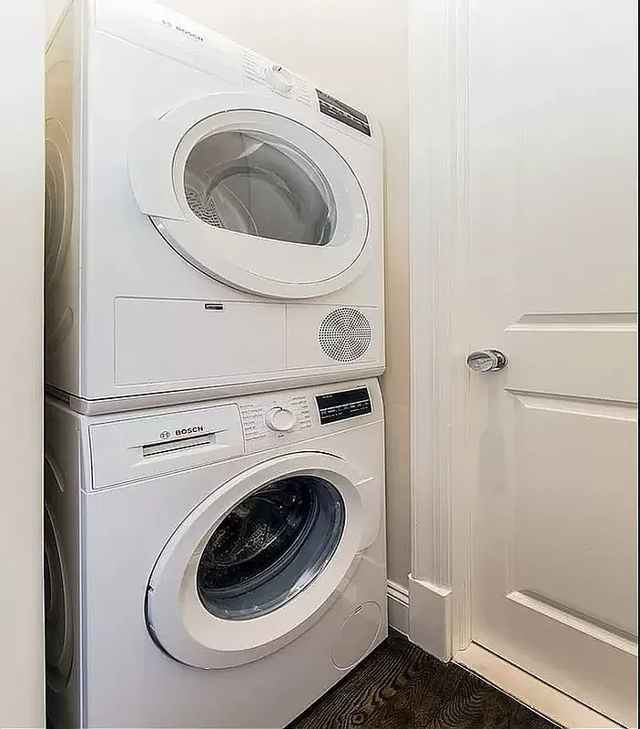 1377 Lexington Avenue - Photo 2