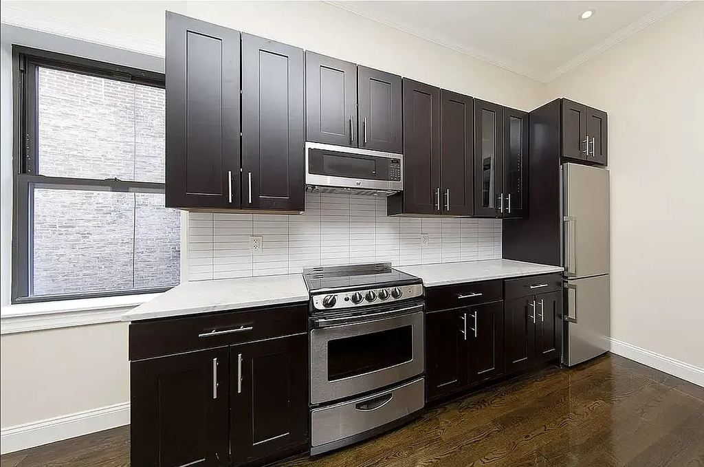 1377 Lexington Avenue - Photo 3