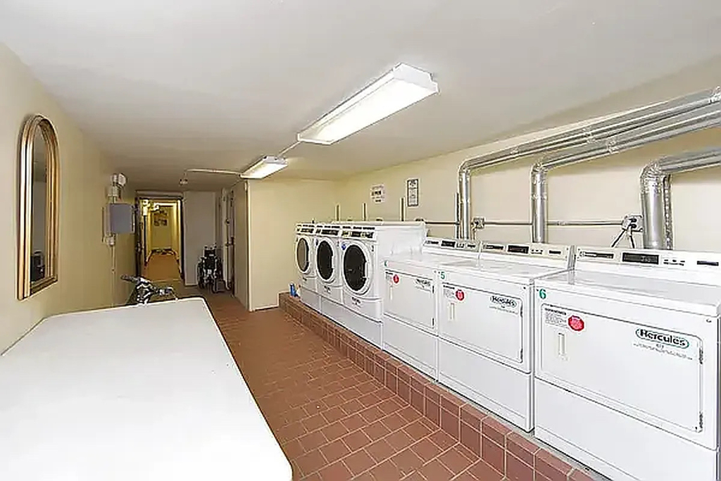 342 East 55th Street - Photo 6