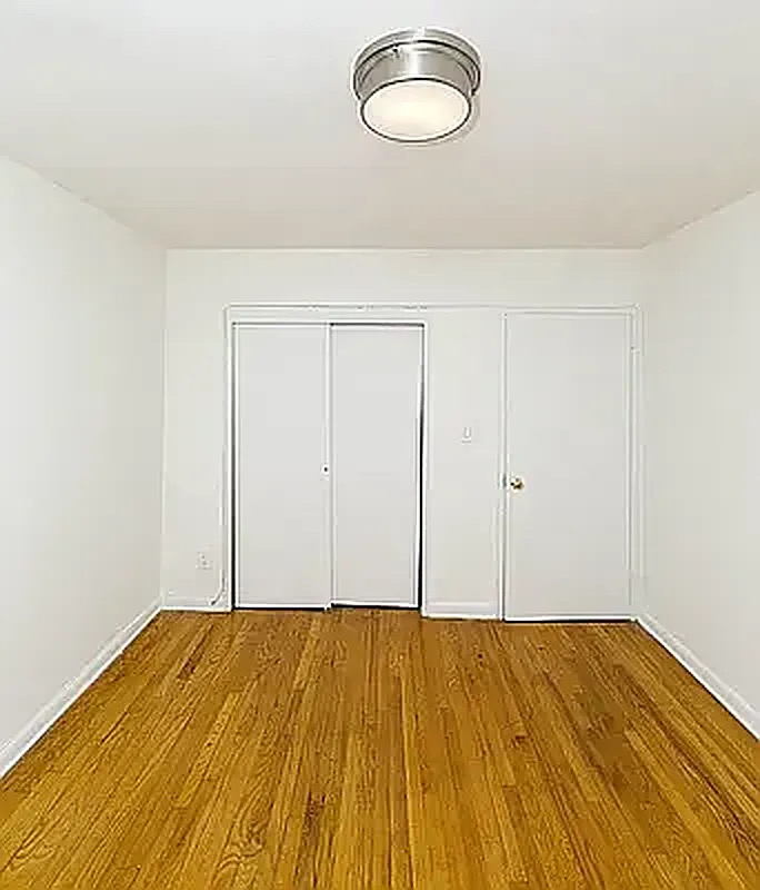 342 East 55th Street - Photo 4