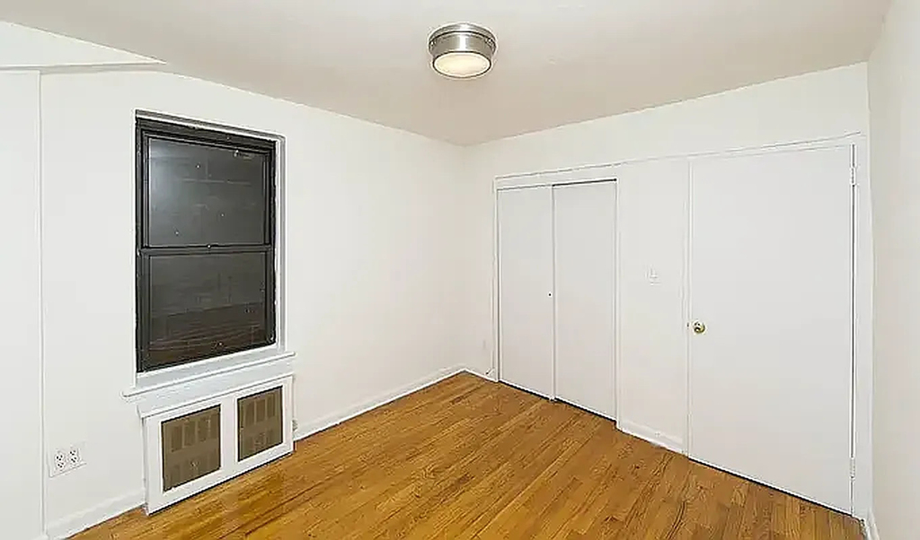 342 East 55th Street - Photo 3
