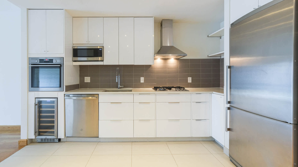 431 W 37th Street - Photo 34